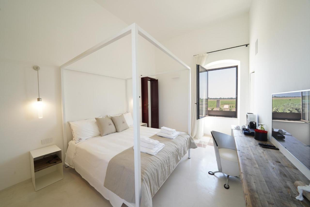 Emera Wine Resort By Raro Villas Lizzano  Buitenkant foto