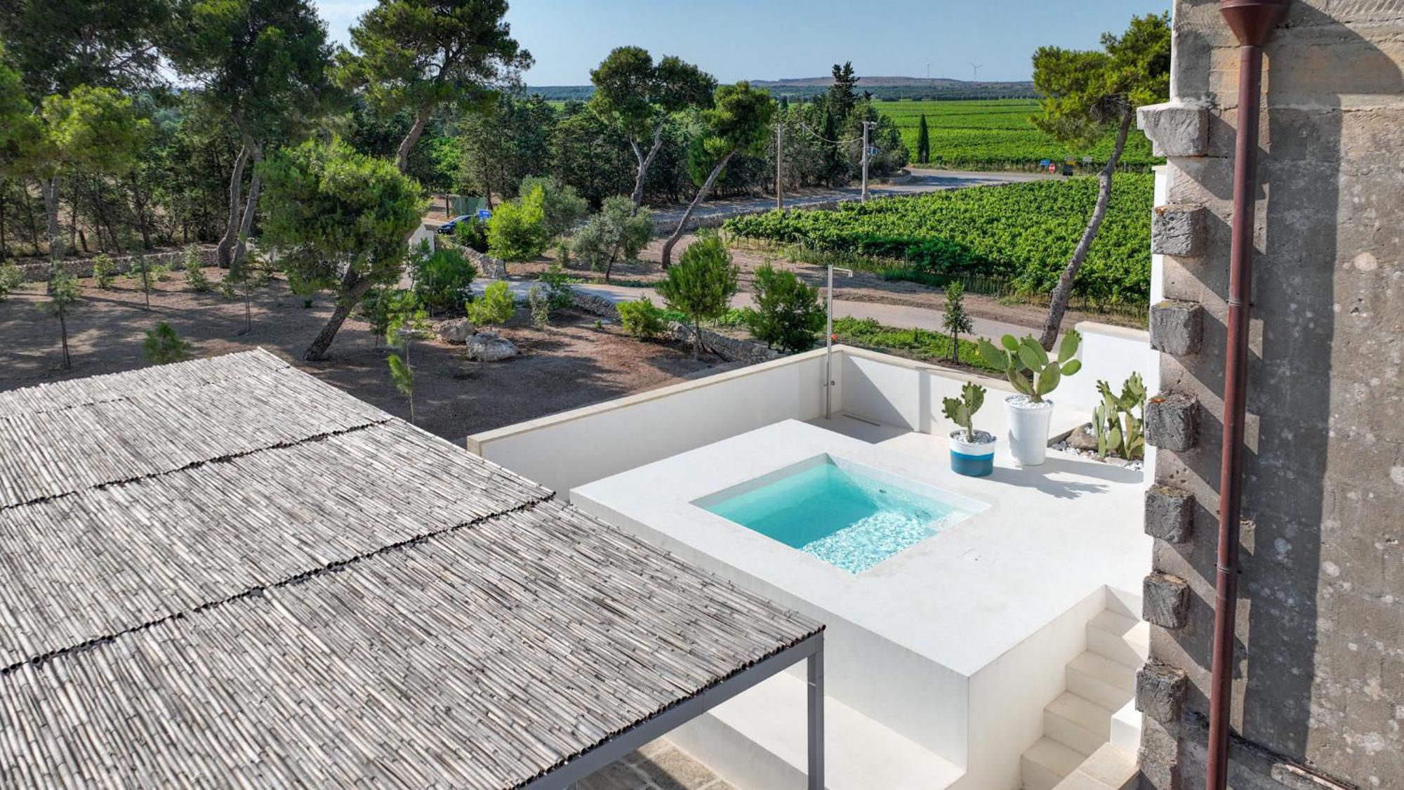 Emera Wine Resort By Raro Villas Lizzano  Buitenkant foto